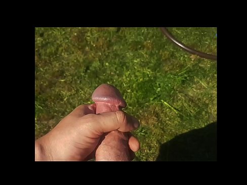 ❤️ Bidh hottie a 'faighinn a pussy pinc fucked agus cums le squirt ann an gàrradh samhraidh ❤️ Porno fb aig gd.dewporn.ru ❤