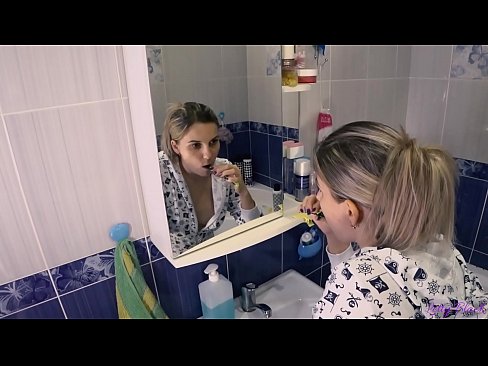 ❤️ Bidh Hack le òga ann am pajamas a’ crìochnachadh cum beòil ann an asal - letty black ❤️ Porno fb aig gd.dewporn.ru ❤