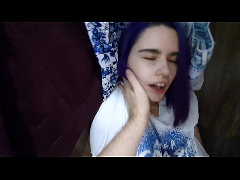 ❤️ Lorg mi mo sis anns a’ chlòsaid agus chuidich i cum ❤️ Porno fb aig gd.dewporn.ru ❤